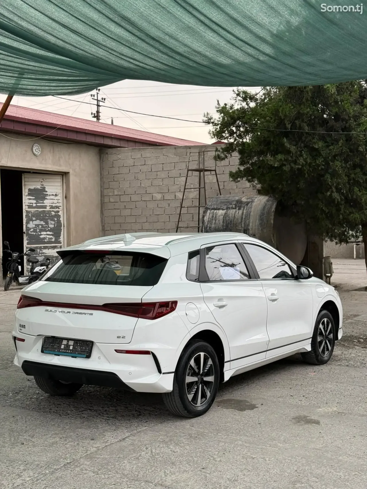 BYD E2 2024 · AT