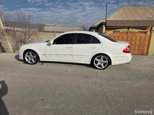Mercedes-Benz E class 2008 · 5.5 AT