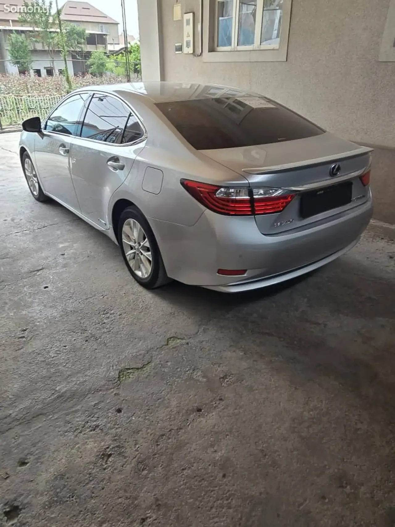 Lexus ES series 2015 · 2.5 AT