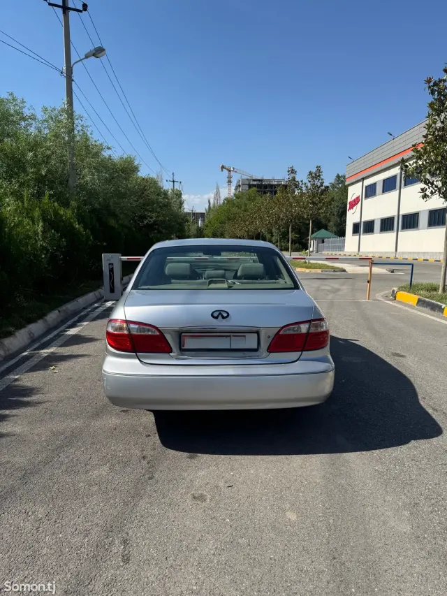 Nissan Maxima 2004 · 2.0 AT