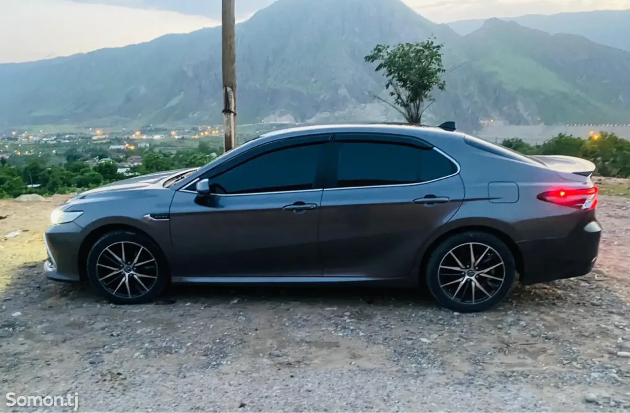 Toyota Camry 2018 · 2.5 AT