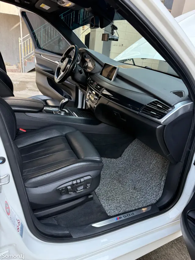 BMW X5 M 2015 · 3.0 AT