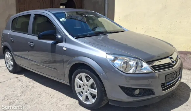 Opel Astra H 2008 · 1.8 AT