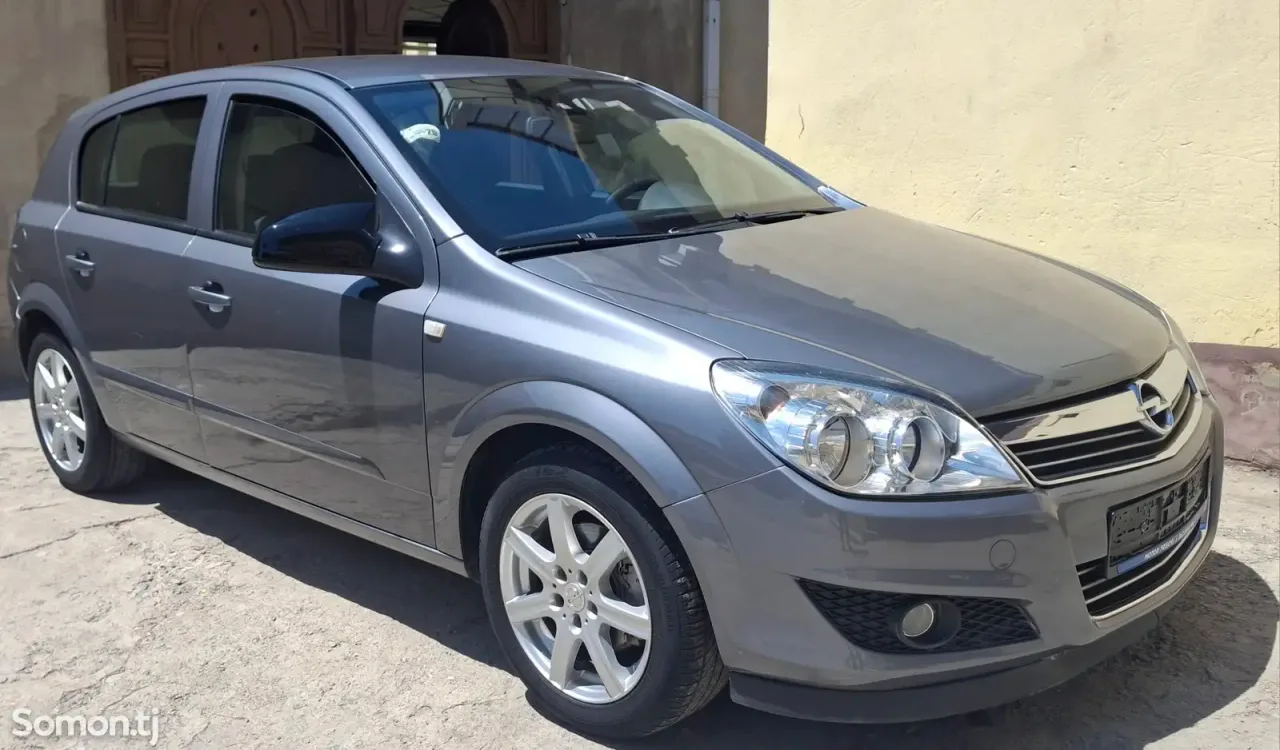 Opel Astra H 2008 · 1.8 AT
