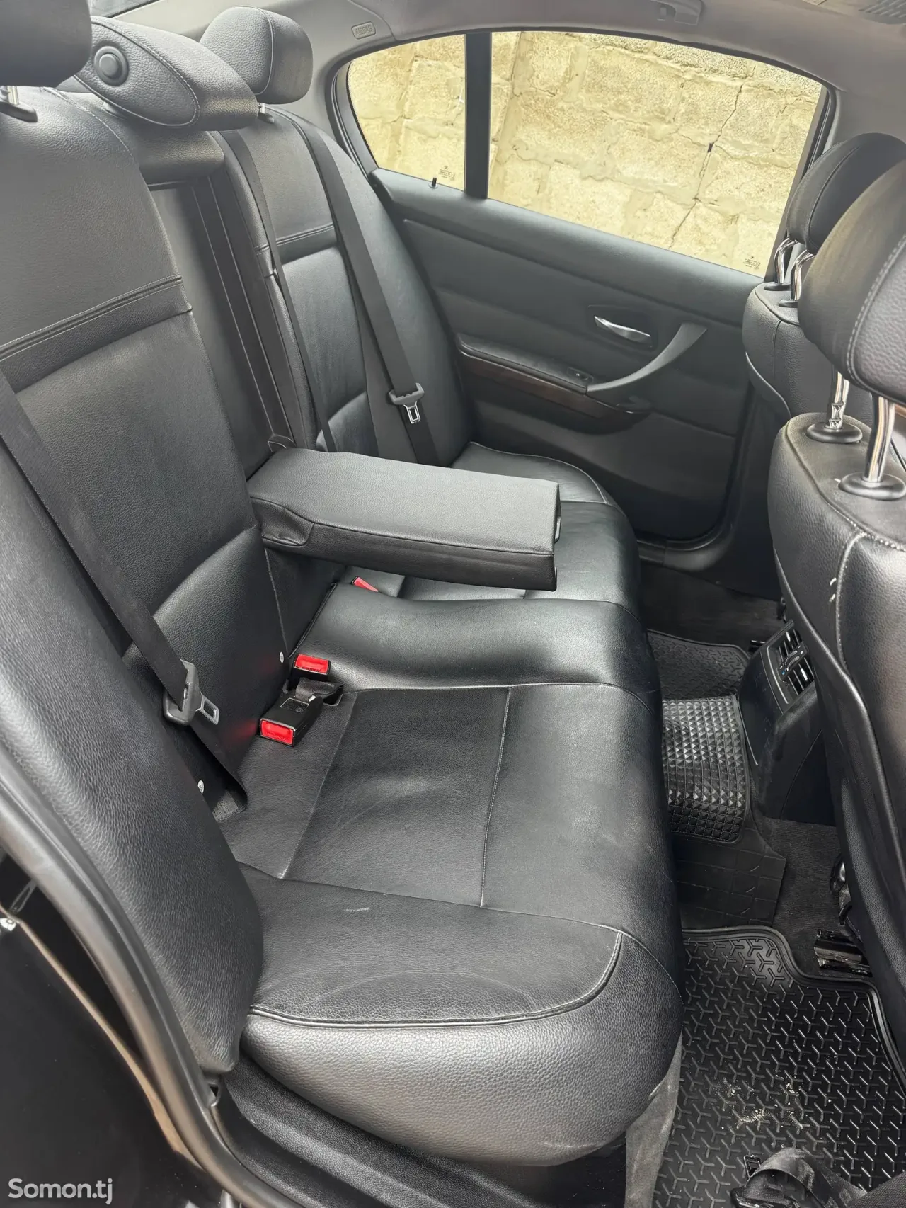 BMW 3 series 2011 · 3.0 AT