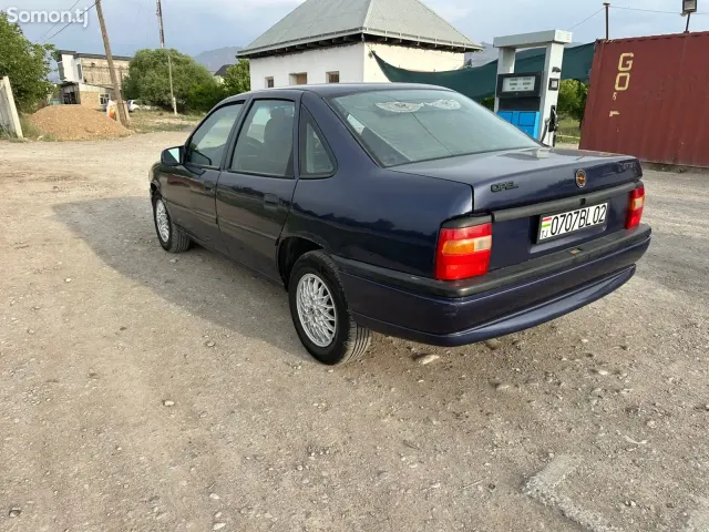 Opel Vectra B 1993 · 1.6 MT