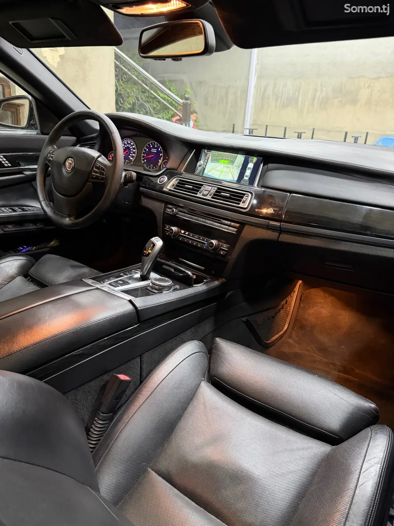BMW 7 series 2012 · 4.4 AT