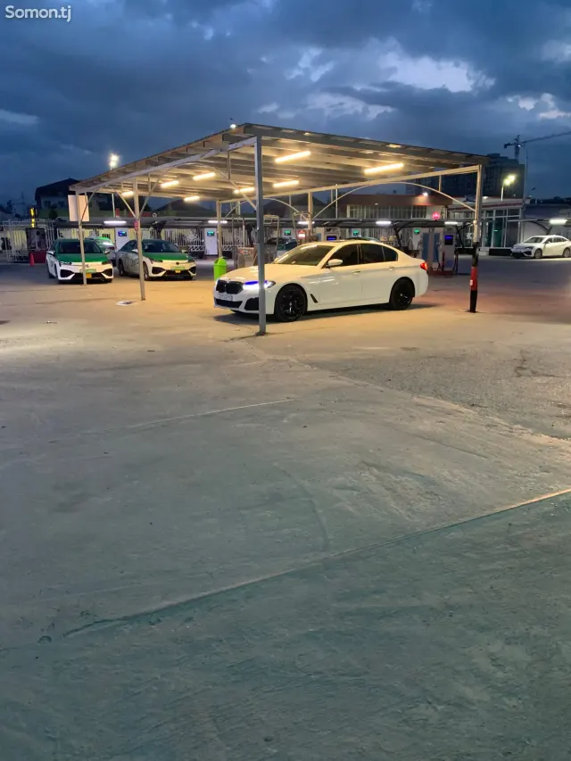BMW 5 series 2018 · 3.0 AT
