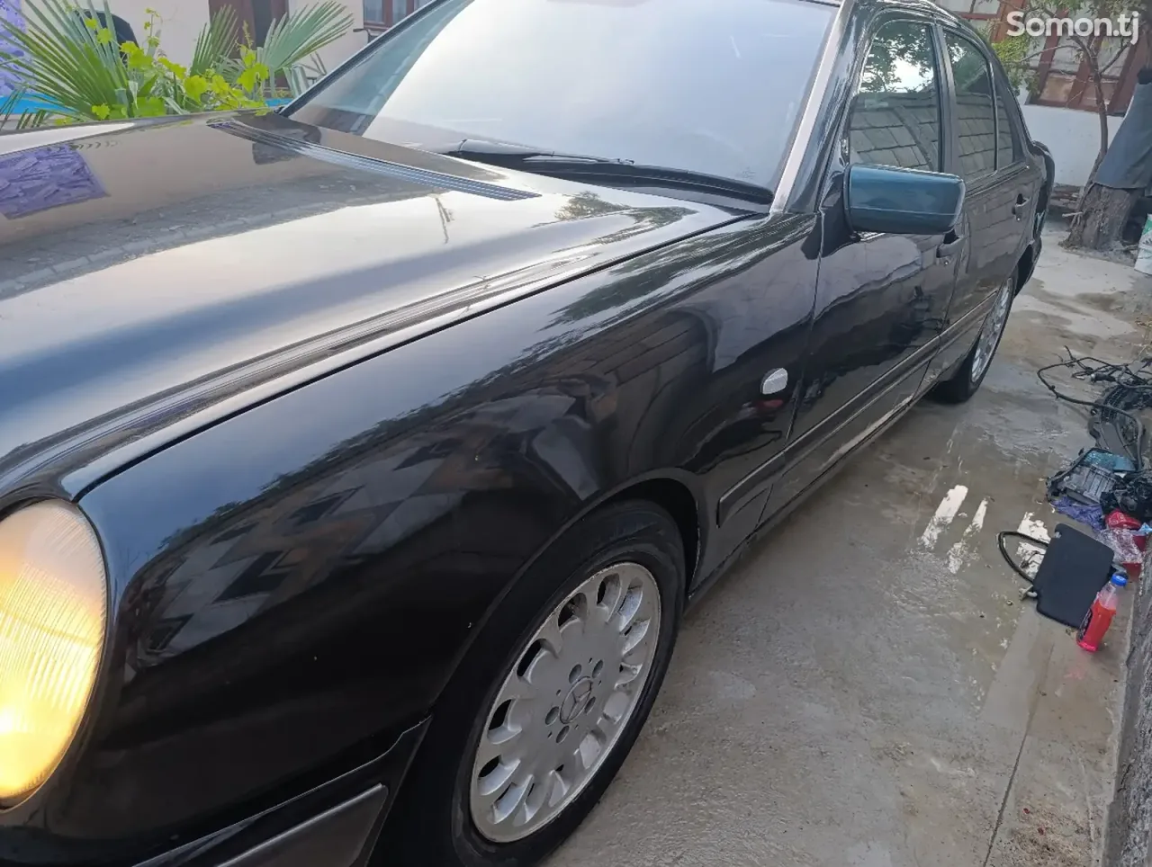 Mercedes-Benz E class 1995 · 2.0 MT