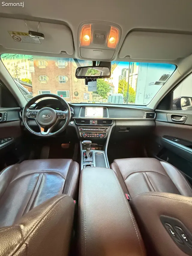 Kia K5 2015 · 2.0 AT