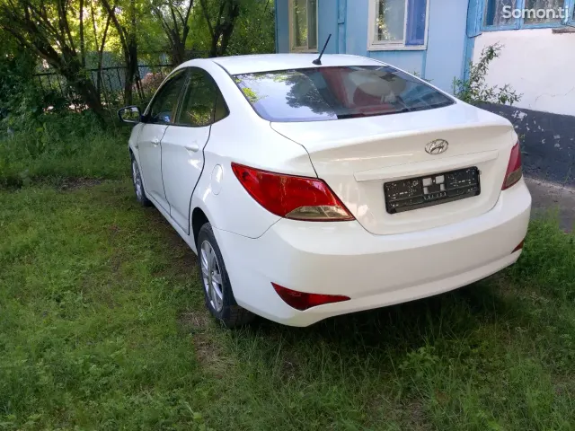 Hyundai Accent 2016 · 1.5 CVT
