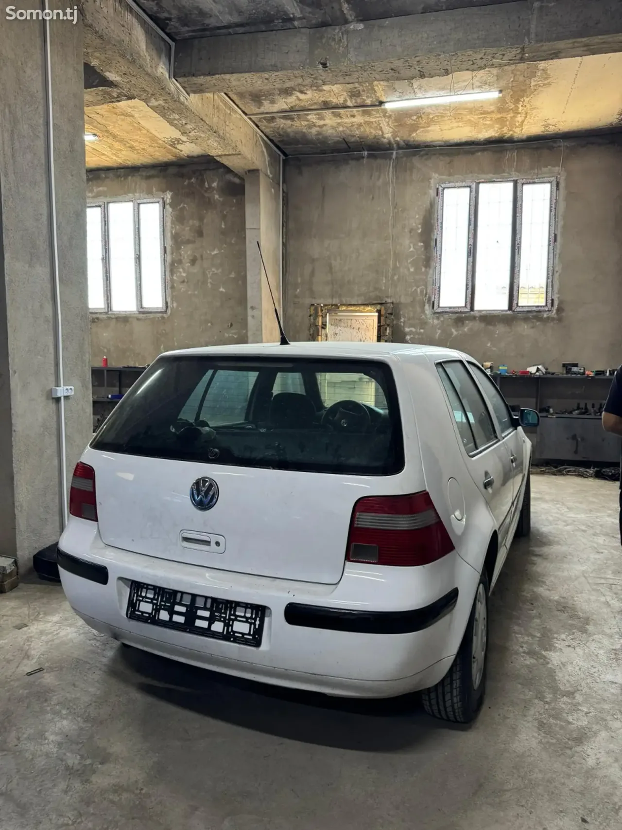 Volkswagen Golf 1998 · 1.4 MT