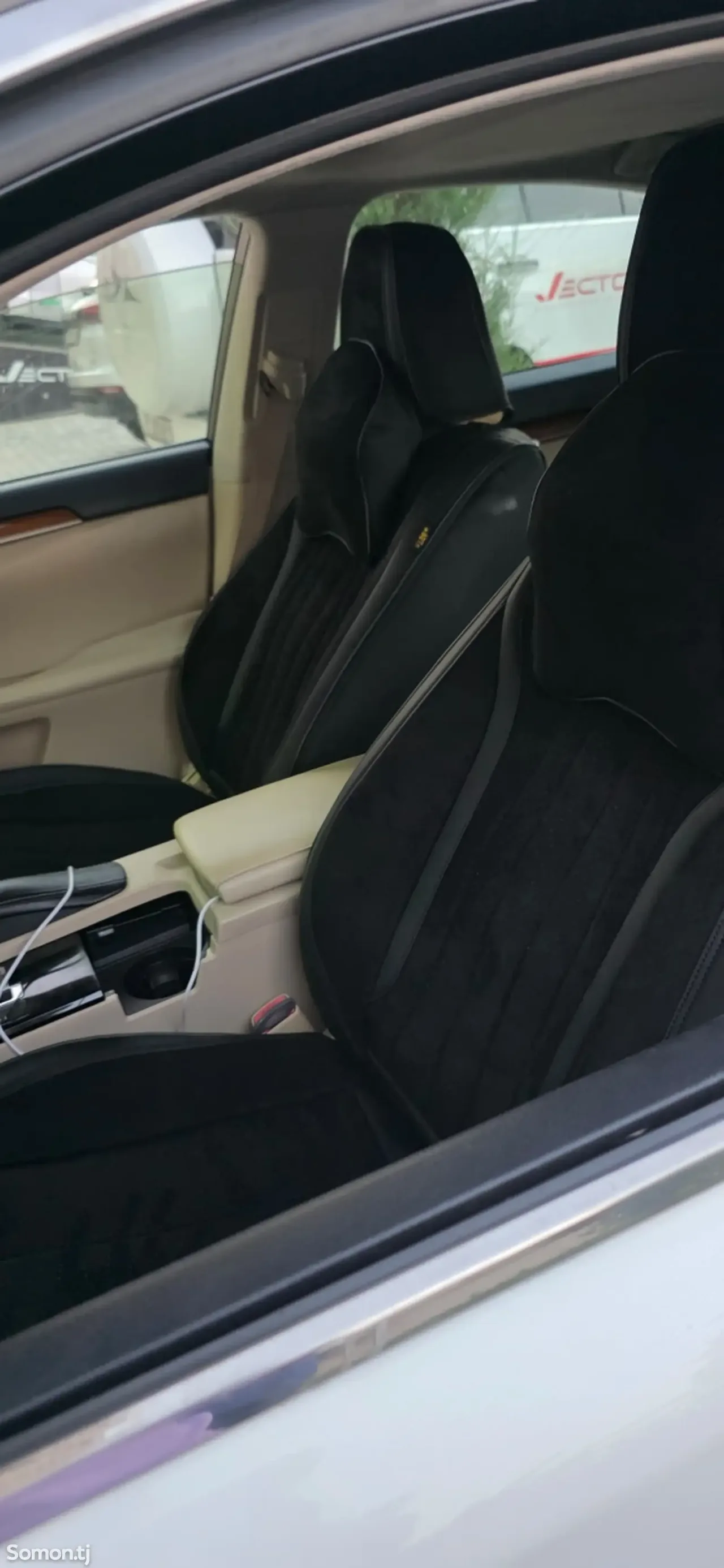 Lexus ES series 2013 · 2.5 AT