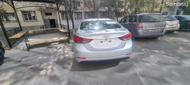 Hyundai Avante 2014 · 1.6 AT