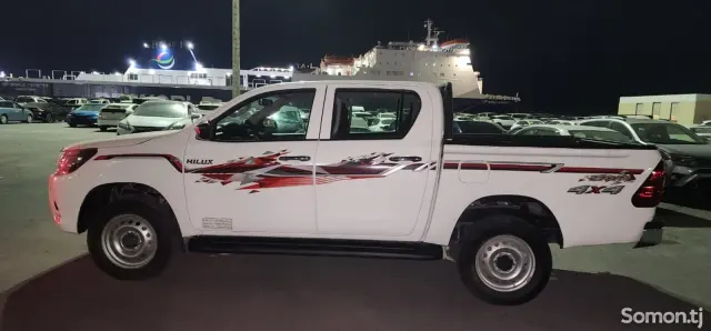 Toyota Hilux 2018 · 2.7 MT