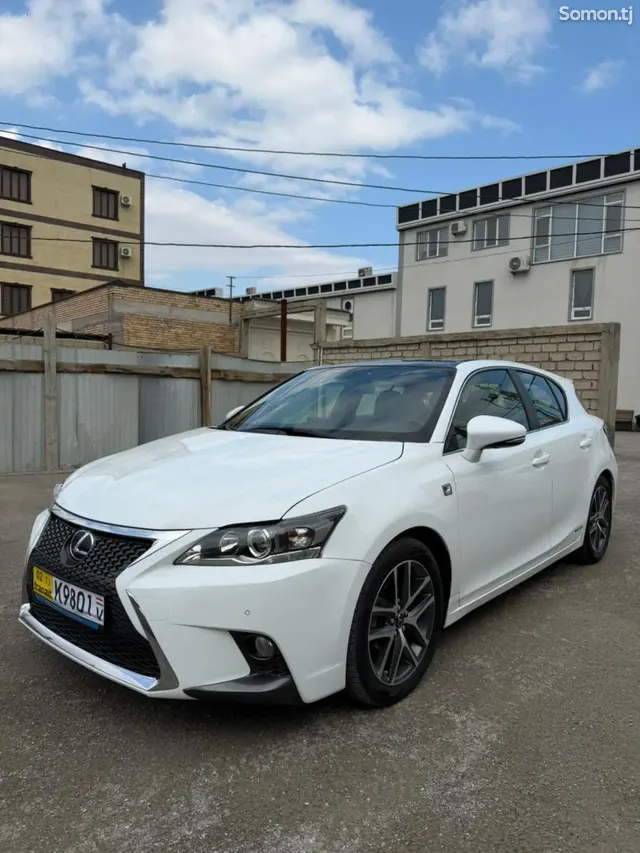 Lexus CT series 2016 · 2.0 AT