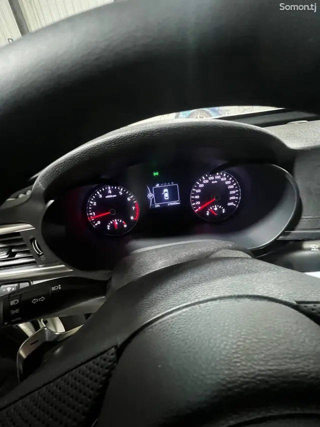 Kia K5 2015 · 2.0 AT