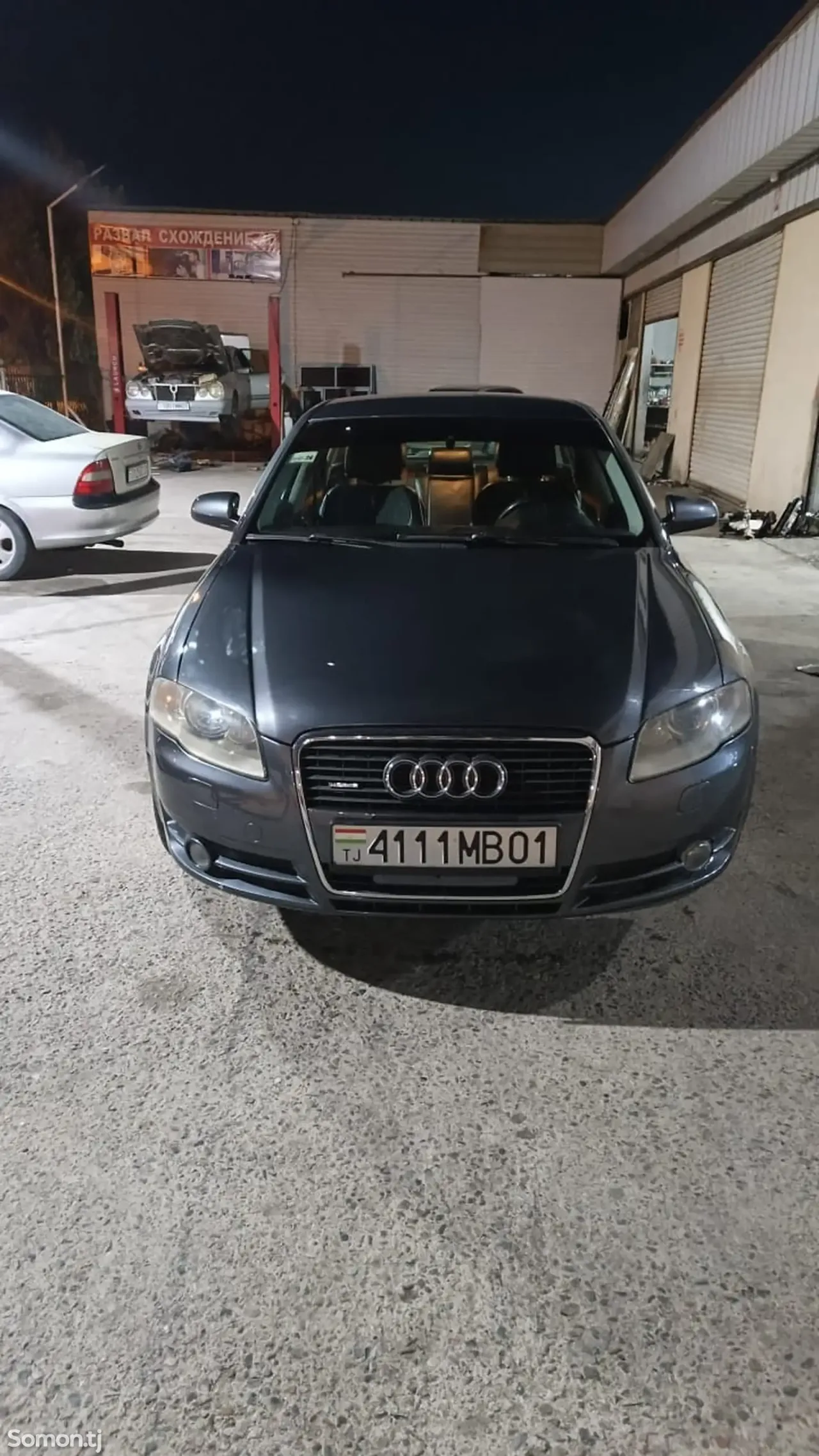 Audi A4 2005 · 1.8 MT