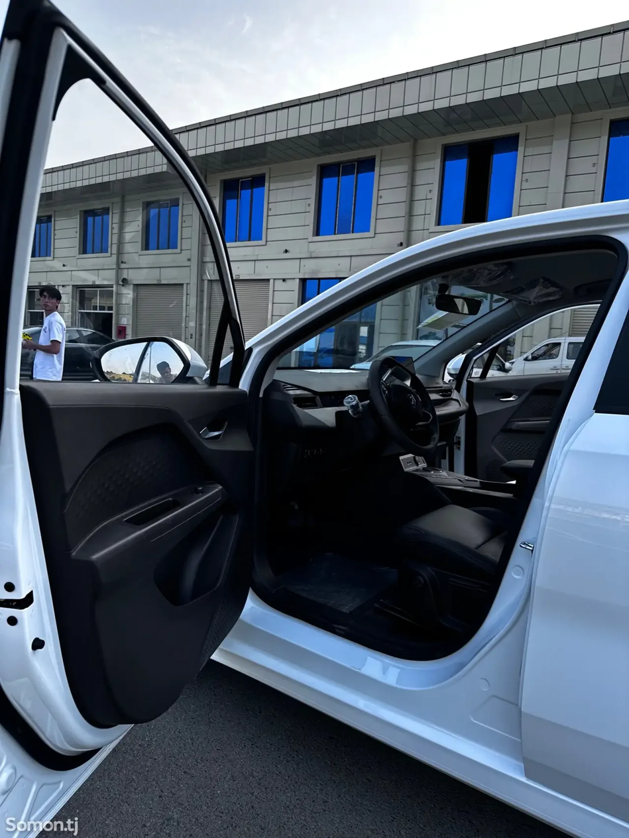Geely Galaxy L7 2024 · AT