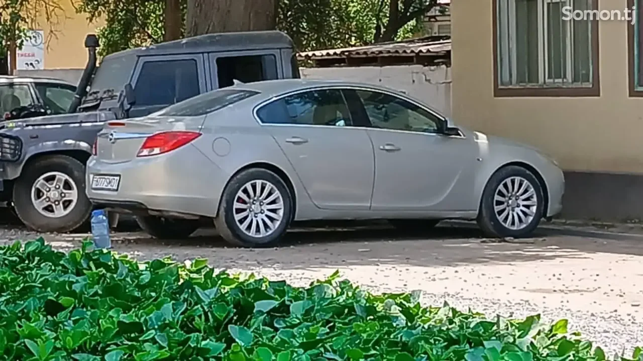 Opel Insignia 2011 · 2.4 AT