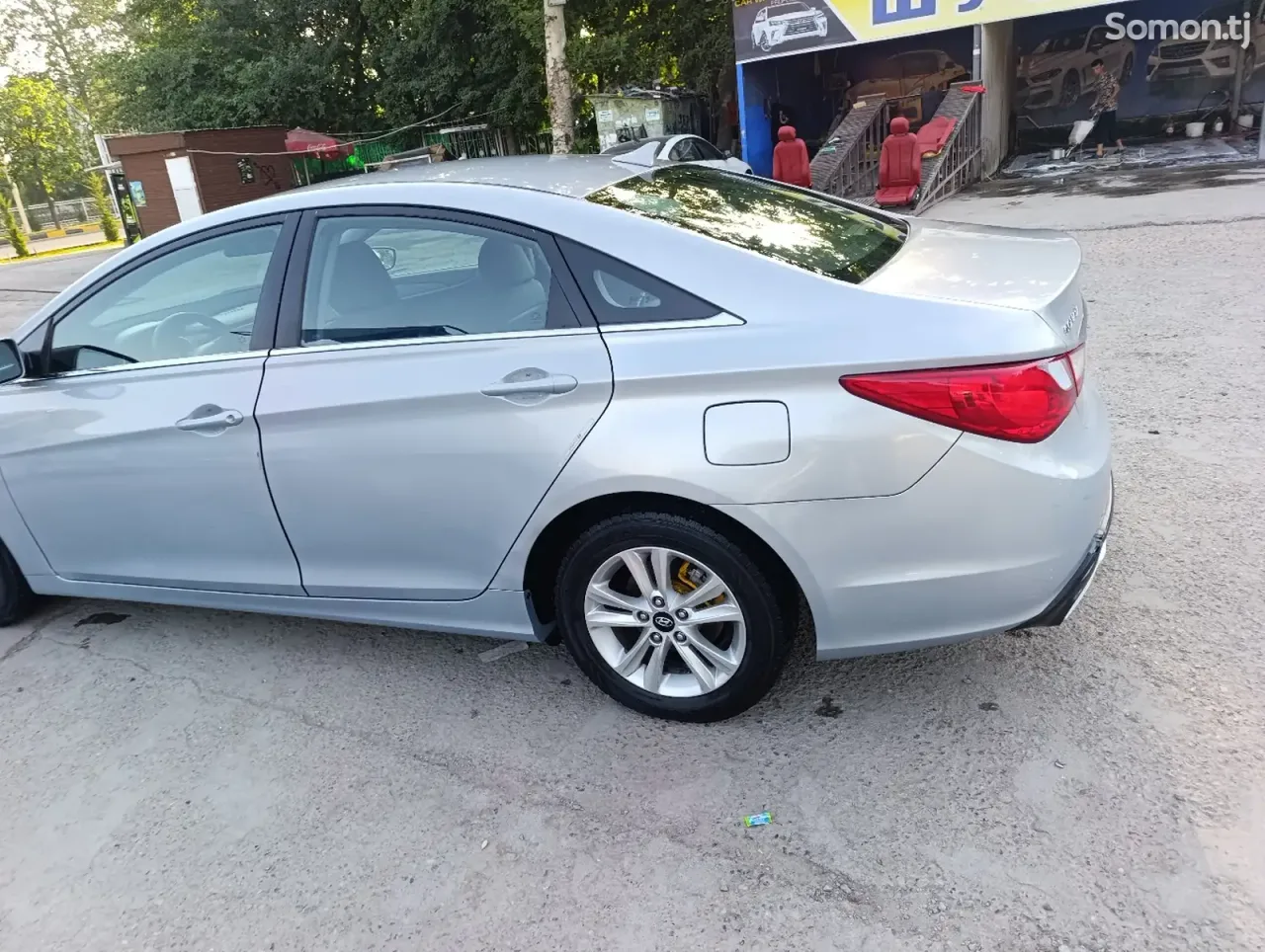 Hyundai Sonata 2011 · 2.4 AT