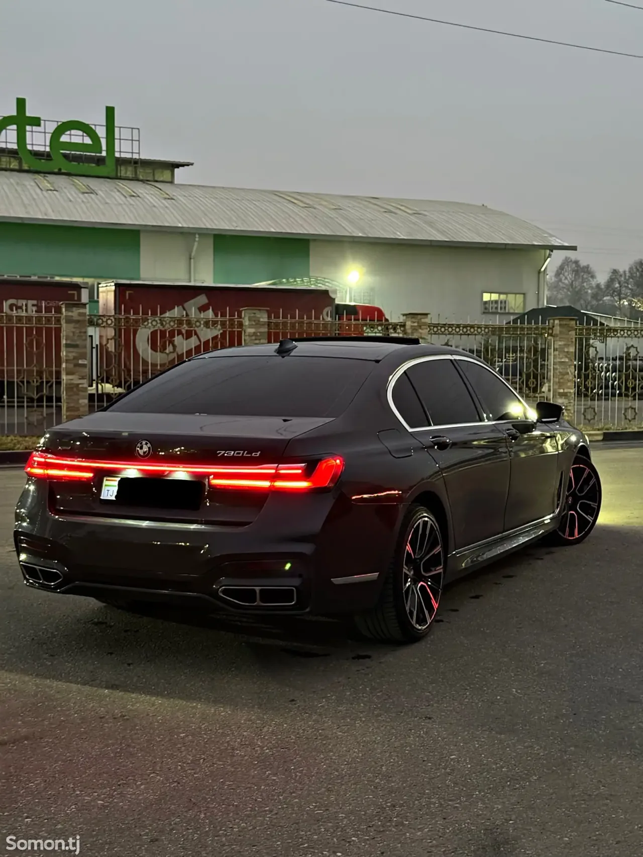 BMW 7 series 2017 · 3.0 AT