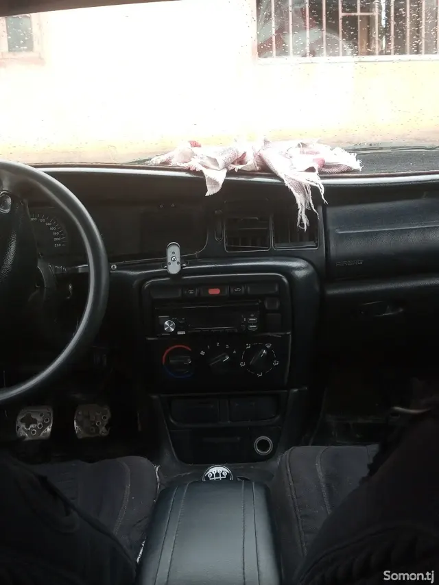 Opel Vectra B 1996 · 1.6 MT