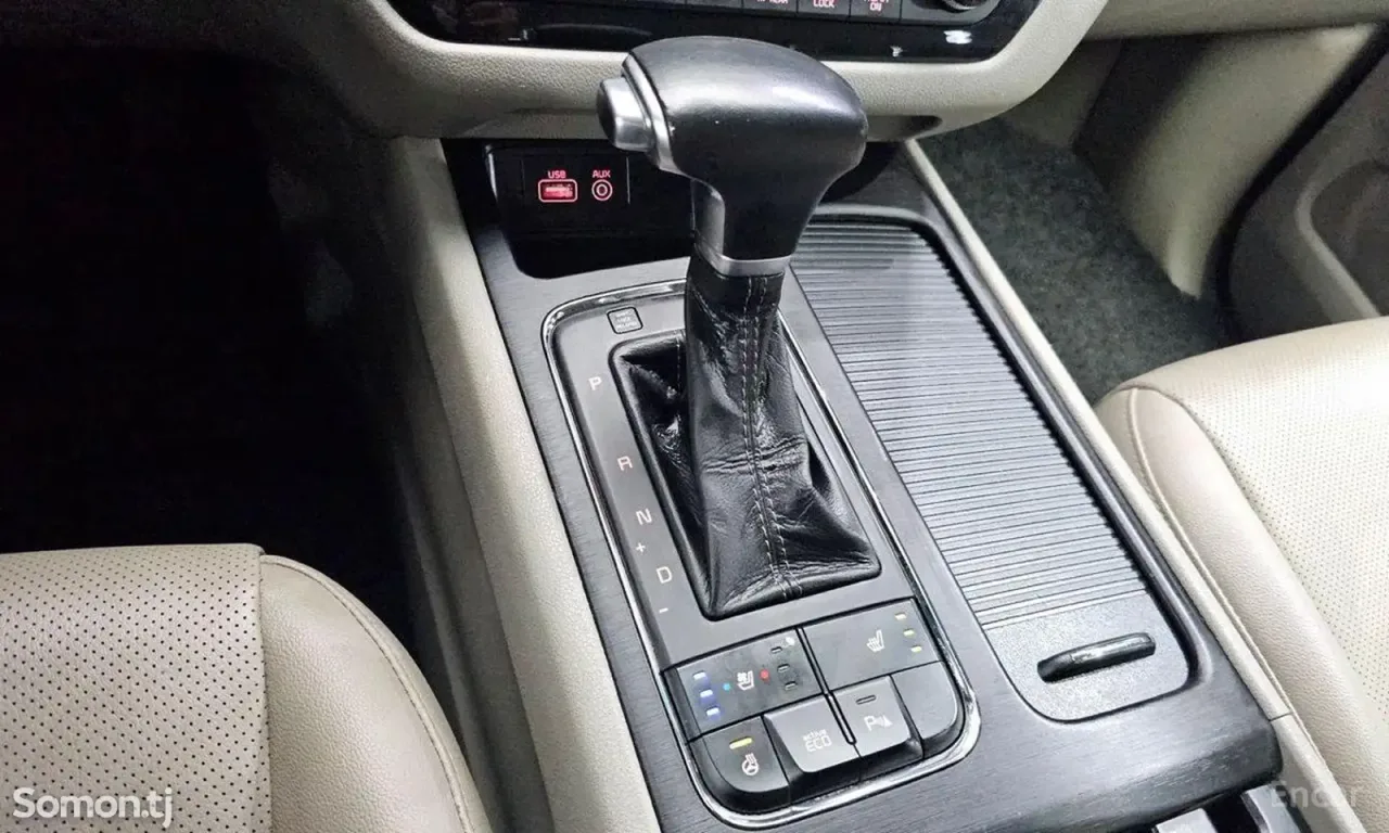 Kia Carnival 2016 · 2.2 AT