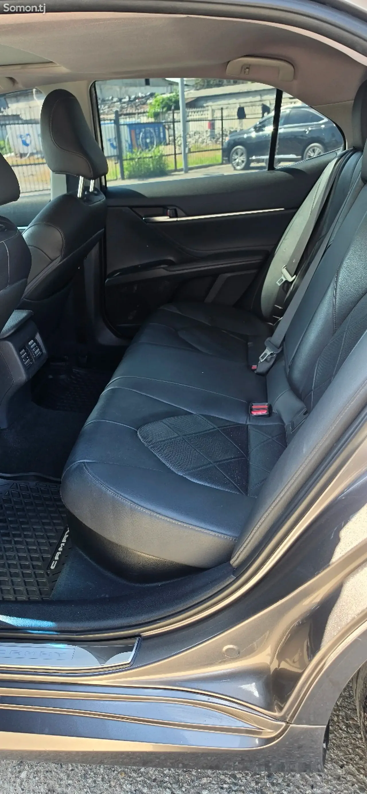 Toyota Camry 2018 · 2.5 AT