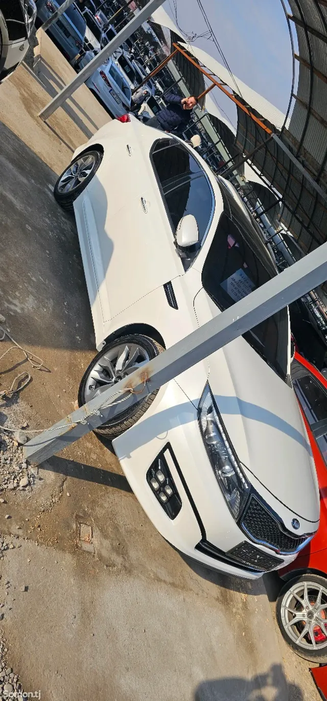 Kia K5 2015 · 2.0 AT