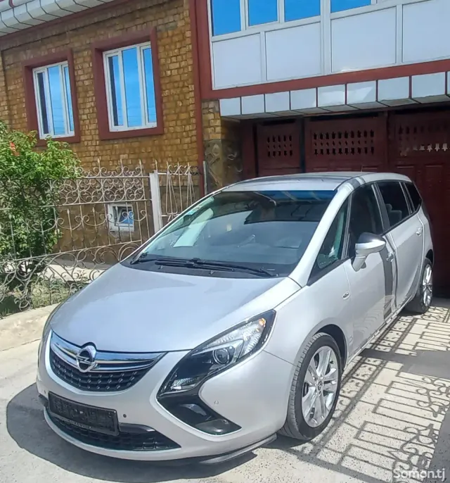Opel Zafira 2014 · 2.0 AT
