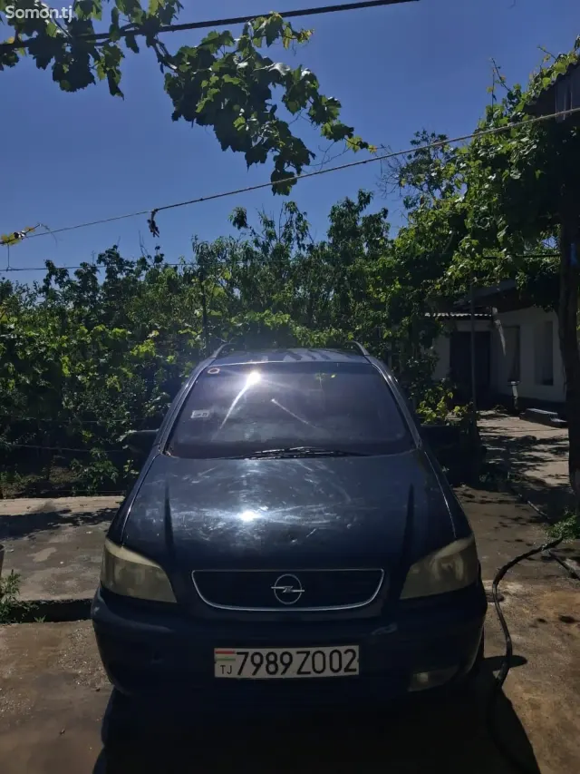 Opel Zafira 2001 · 1.8 MT