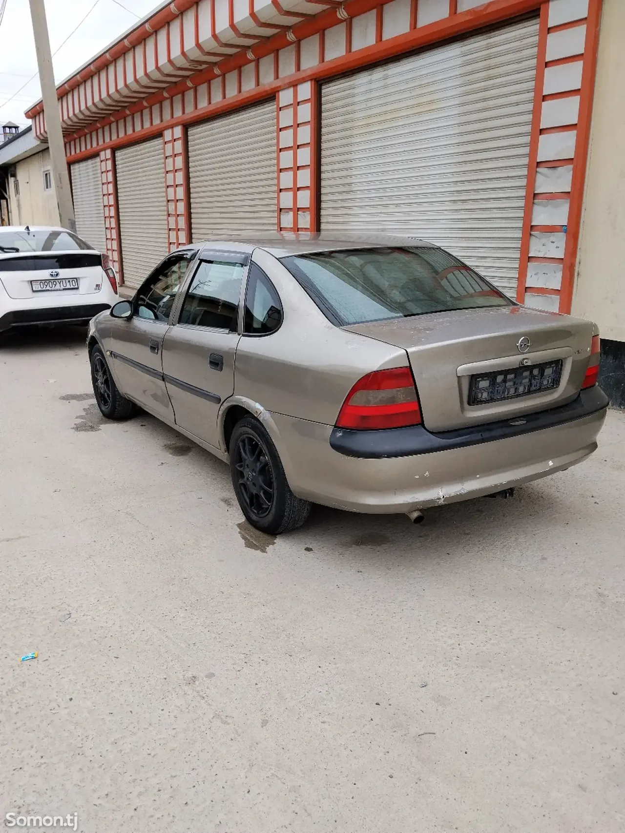 Opel Vectra B 1996 · 1.6 MT