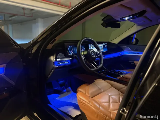 BMW 7 series 2023 · 4.0 AT