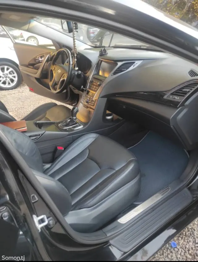 Hyundai Grandeur 2014 · 2.4 AT
