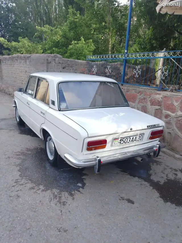 Lada (ВАЗ) 2103 1983 · 1.3 MT