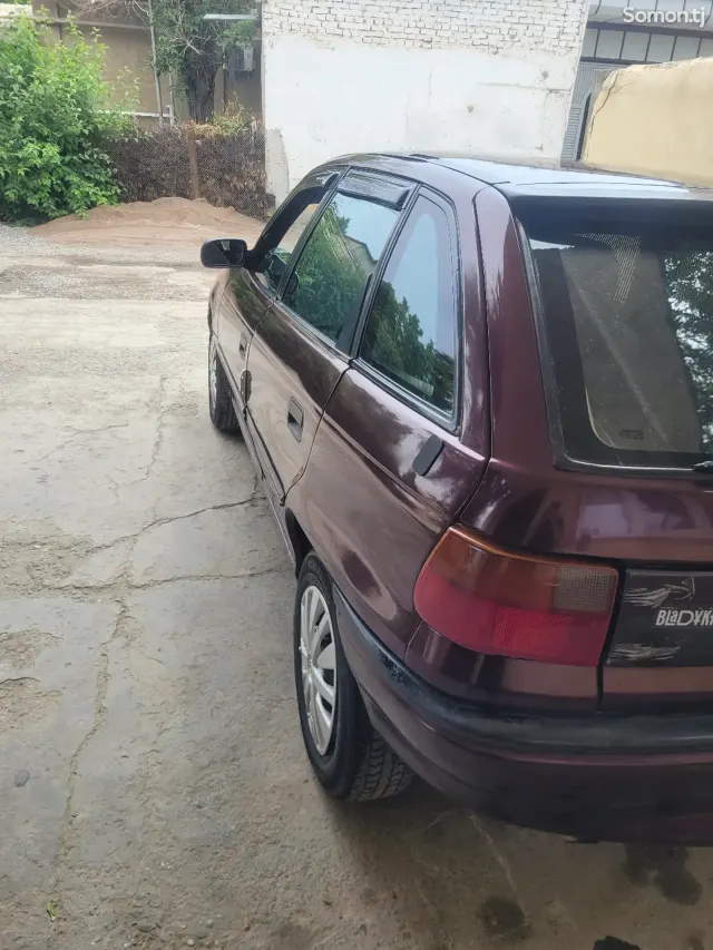 Opel Astra F 1992 · MT
