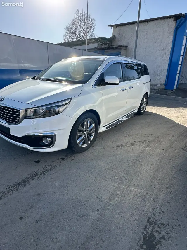 Kia Carnival 2017 · 2.2 AT
