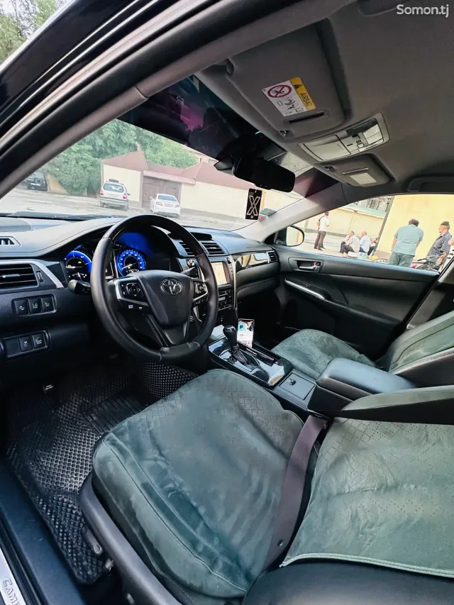 Toyota Camry 2016 · 2.5 AT