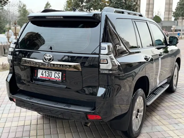 Toyota Land Cruiser Prado 2022 · 4.0 AT