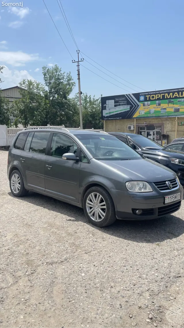 Volkswagen Touran 2006 · 2.0 AT