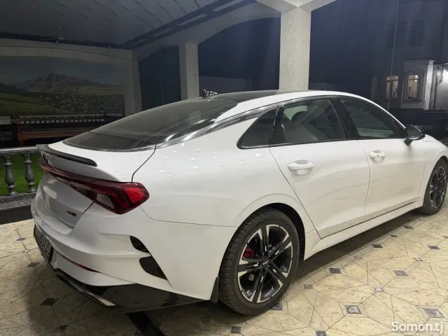 Kia K5 2021 · 1.6 AT