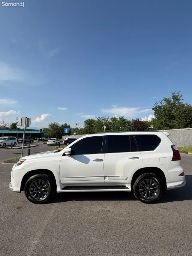 Lexus GX series 2018 · 4.6 AT