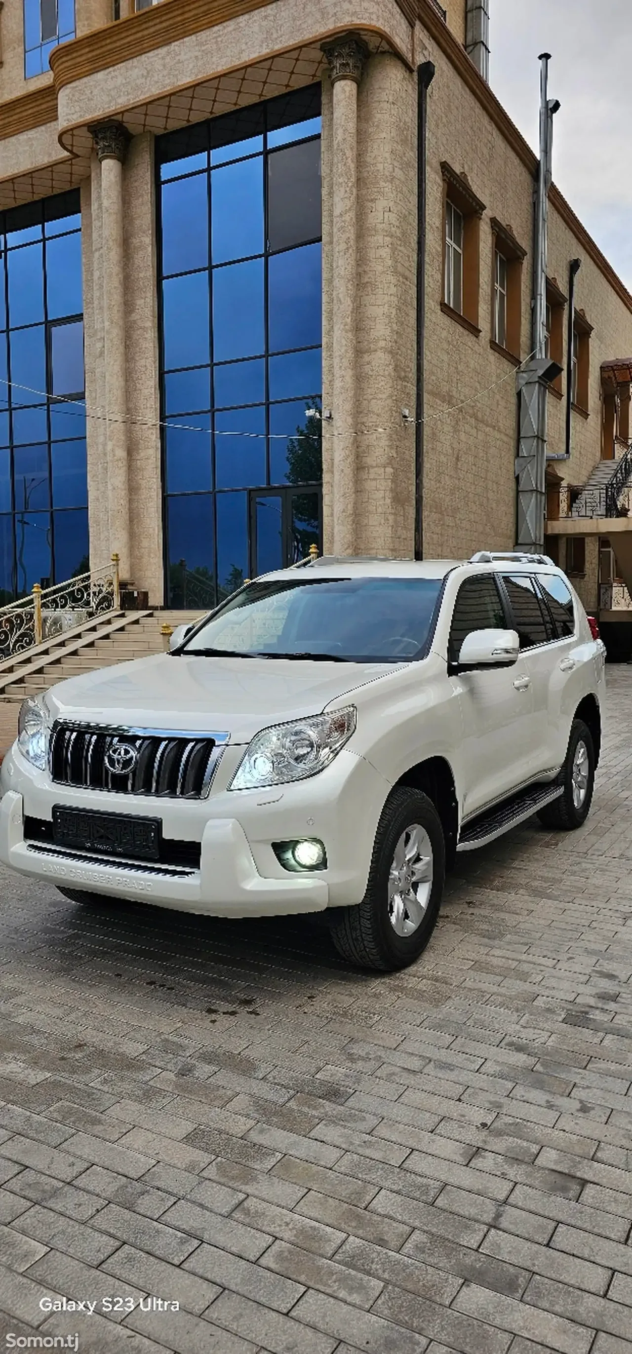 Toyota Land Cruiser Prado 2012 · 2.7 AT