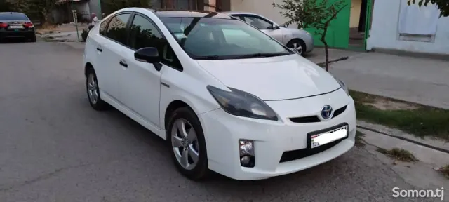 Toyota Prius 2011 · 1.8 AMT