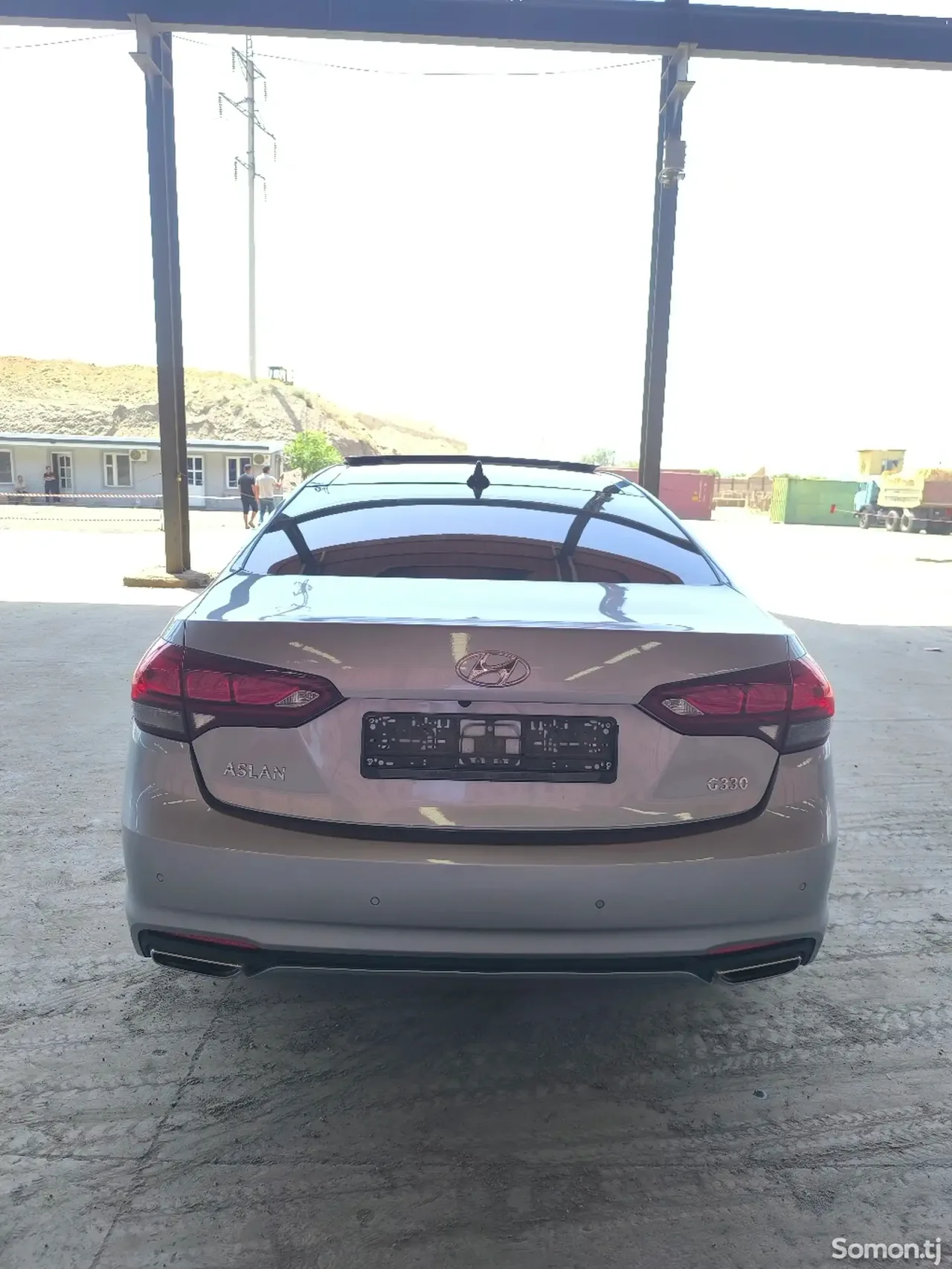 Hyundai Aslan 2014 · 3.3 AT