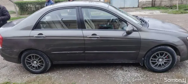 Kia Spectra 2004 · 2.0 AT