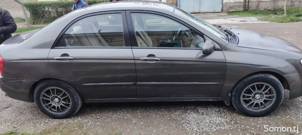 Kia Spectra 2004 · 2.0 AT