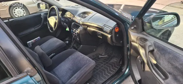 Opel Astra F 1995 · 1.6 MT