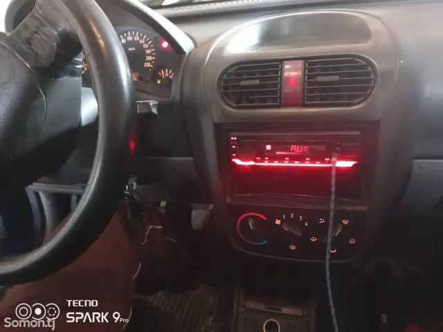 Opel Combo 2003 · 1.6 MT